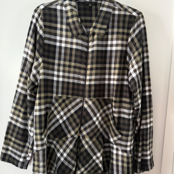 Staples Plaid Flannel Top with Peplum HEM - Picture 7 of 7
